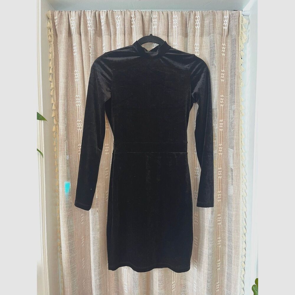 Vintage velvet open back mock long sleeve cocktail dress